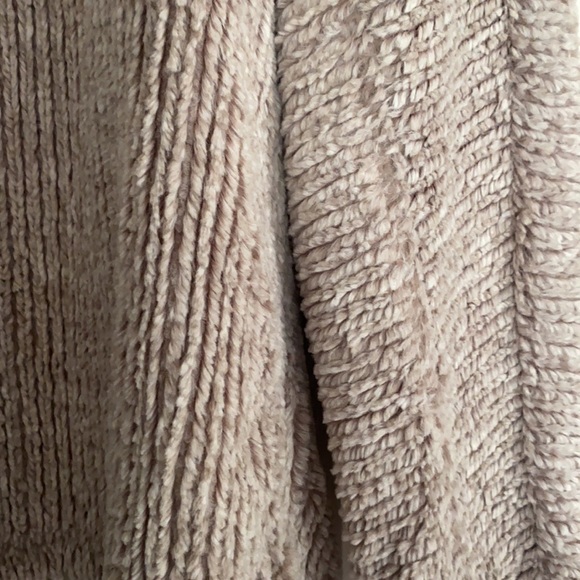 Tan like new Medium True Grit pullover - Picture 3 of 7